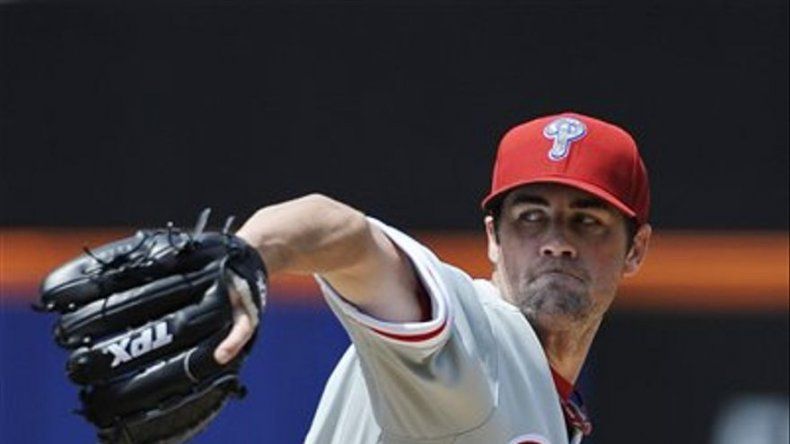 Filis y Hamels acuerdan contrato por seis años