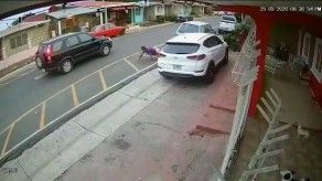 Captan en vídeo persecución policial y atropello de un hombre en Chitré Captan en vídeo persecución policial y atropello de un hombre en Chitré