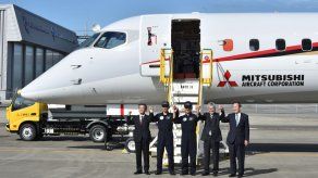 Japón prueba con éxito su primer avión de línea a reacción