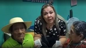 Denuncian mal uso por familiares de tarjeta clave social