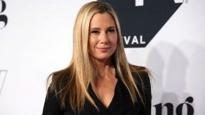 Mira Sorvino revela que fue violada durante una cita