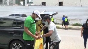 Entregan donaciones a entrenadores y boxeadores del Gimnasio Rockero Alcázar