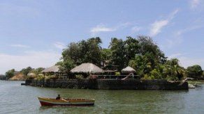 Buscan a 4 desaparecidos tras volcarse una lancha en Nicaragua