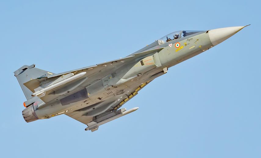 Avión Hal Tejas de la Fuerza Aérea India sufre fatal accidente en Dubái.