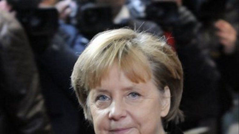 Merkel cita a los líderes de la oposición para aprobar pacto