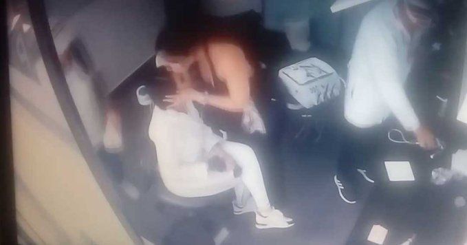 Recompensa y destituciones por fuga peliculesca de exsenadora en Colombia