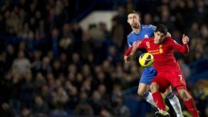 Luis Suárez iguala a Van Persie en la tabla de goleadores inglesa