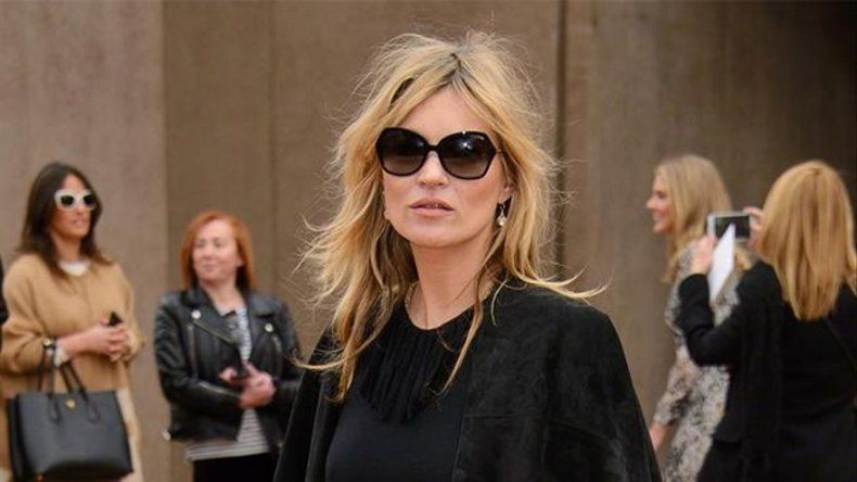 Kate Moss causa tensión en vuelo