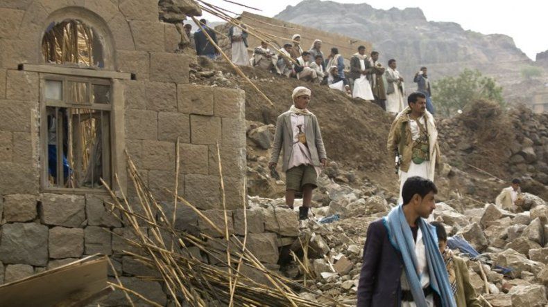 Yemen recibe más ayuda humanitaria y siguen combates en el sur