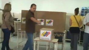 Chavismo arrasa en comicios regionales venezolanos