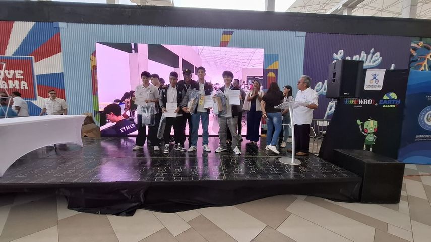 Olimpiada Nacional de Robótica 2024.