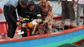 Recuperan 14 cuerpos tras naufragio en Bangladesh
