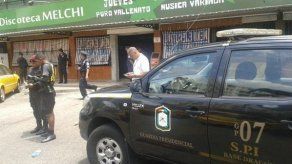 Un joven herido y dos detenidos en robo frustrado en Avenida B