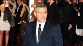 George Clooney busca ser feliz