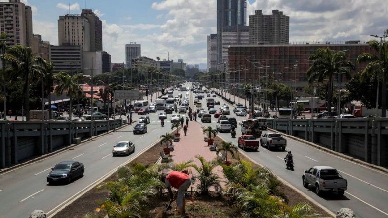 Economía venezolana se desploma 55,17 % en cinco años, según el Parlamento