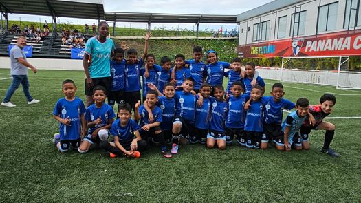 ENA celebra la Navidad con niños de San Miguelito a través del deporte.