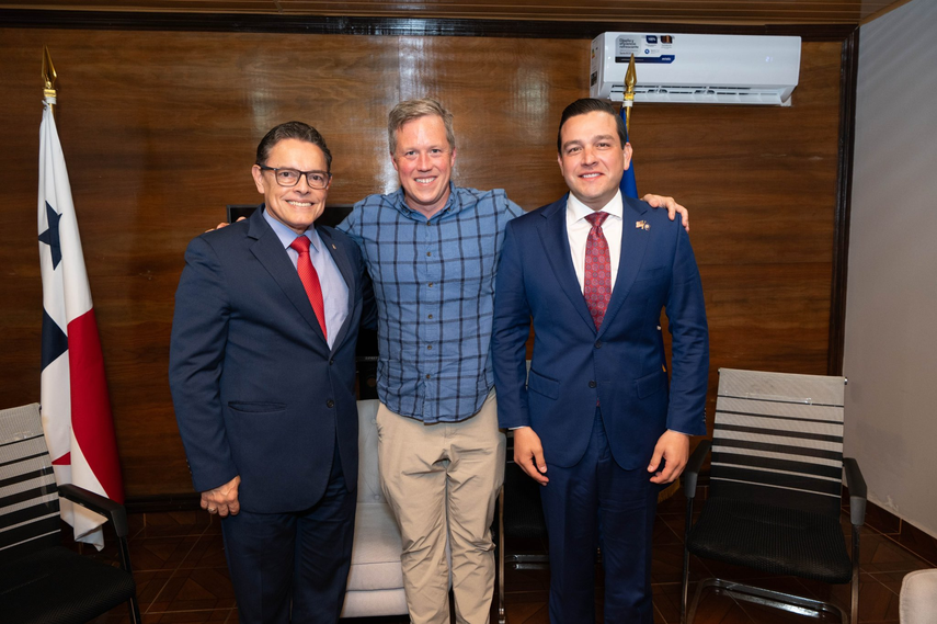 Ministro de Seguridad Frank Ábrego se reúne con secretario del Ejército de Estados Unidos.