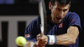 Djokovic despacha a Del Potro y avanza a semis en Italia