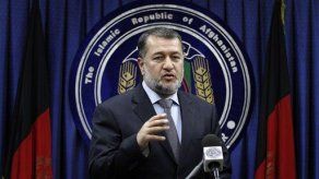 Parlamento afgano aprueba expulsar a altos ministros de Karzai