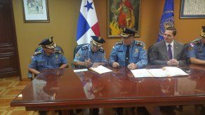 Entregan bono a bomberos voluntarios que tienen 25 años o más ejerciendo en el BCBP