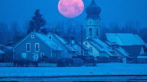 Luna llena Rosa en abril 2025