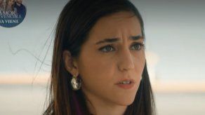 MUJERES | Derya le da una visita a su familia.