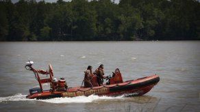 Fuerza Naval hondureña busca 8 tripulantes tras hundimiento de barco pesquero
