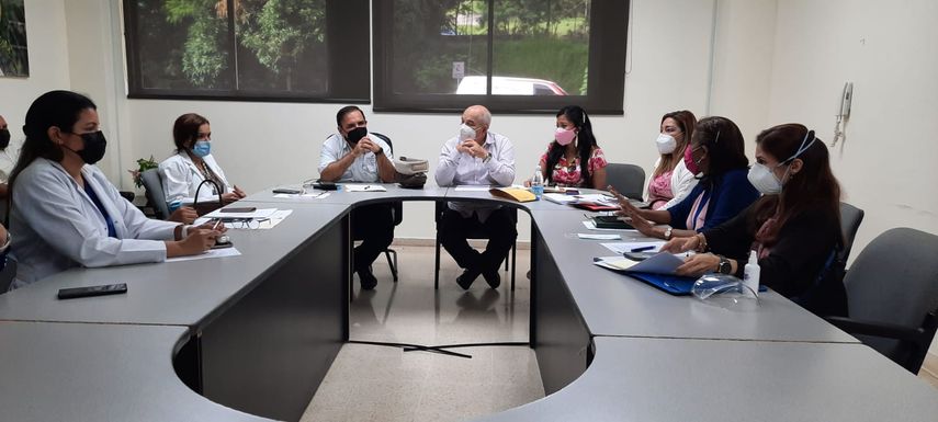 Diálogo entre autoridades de salud y gremios de profesionales de la salud por el paro en el HSMA.
