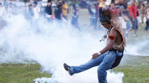 Indios vuelven a protestar en Brasilia y bloquean el Ministerio de Justicia