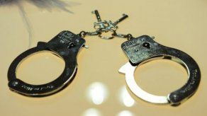 Ante fantasías con esposas