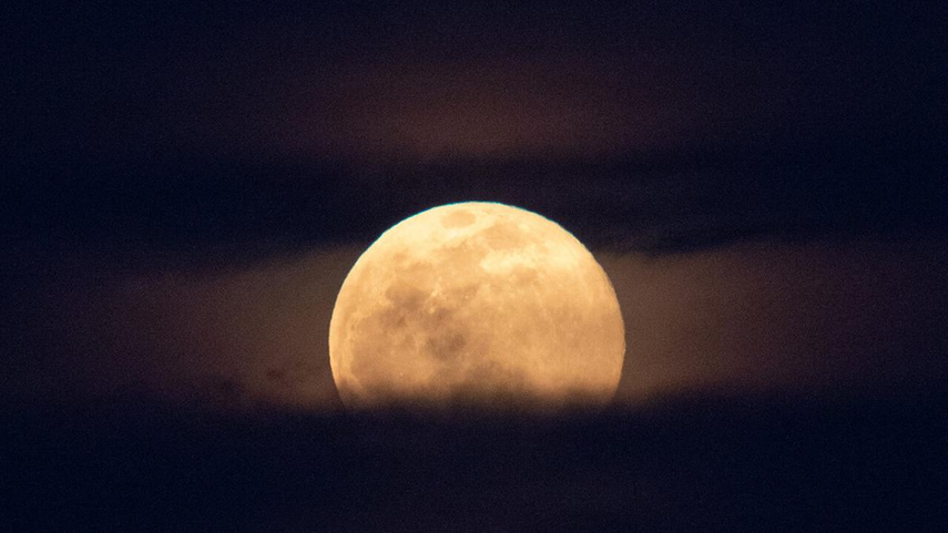 Super Luna ¡Mira! la hora en que podrás verlo en Panamá hoy