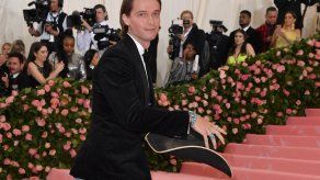 Patrick Schwarzenegger se ha propuesto hacerle la competencia a su famoso padre