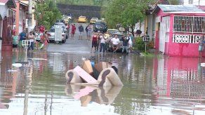 MOP y Sinaproc realizan inspección en Plaza Valencia por inundaciones