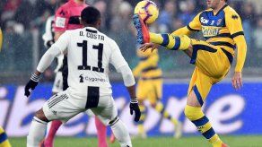 Douglas Costa ileso en accidente automovilístico