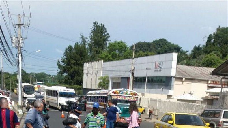 Sobrevivientes y familiares conmemoran 10 años de la tragedia del bus 8B-06