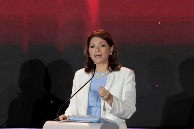 Candidatos a la Presidencia de Panamá se miden en su primer debate