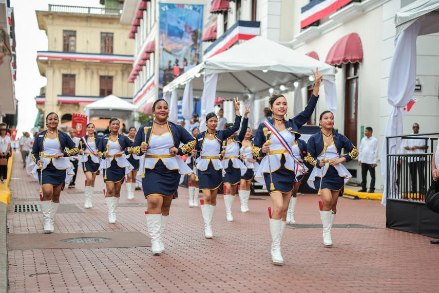 Diferentes delegaciones se preparan para engalar las calles este 28 de noviembre.