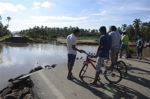 México: Luto por pueblo sepultado por un alud