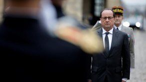 Hollande: hay turistas y empresarios de varias nacionalidades entre rehenes