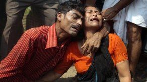 Bangladesh: 145 muertos en derrumbe de edificio