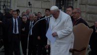 el papa francisco llora evocando la guerra que afecta a ucrania martirizada el papa francisco llora evocando la guerra que afecta a ucrania martirizada