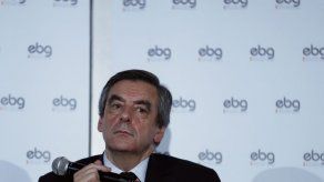 Las nuevas revelaciones del caso Fillon corrigen la versión del candidato