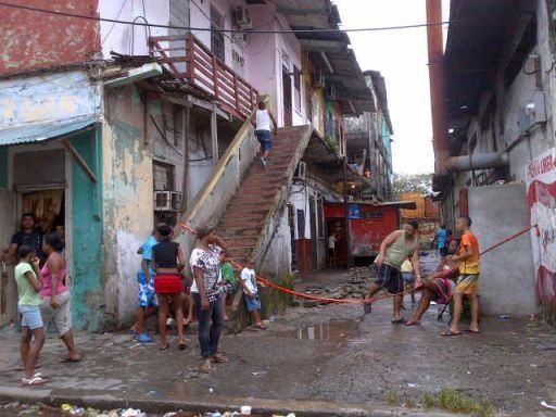 Afectados por desplome de balcón en Colón están estables