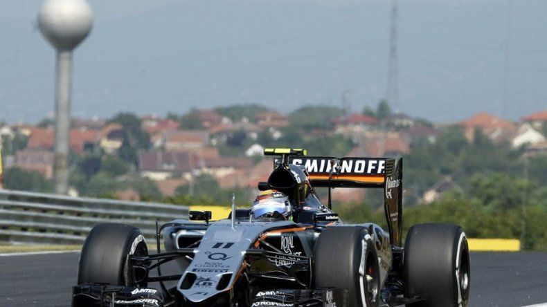 Sergio Pérez no saldrá en el segundo entrenamiento libre de Hungría