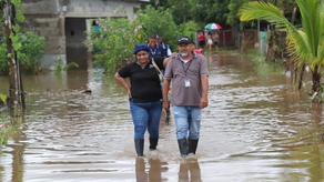 La Alcaldía distribuye asistencia humanitaria a afectados por inundaciones