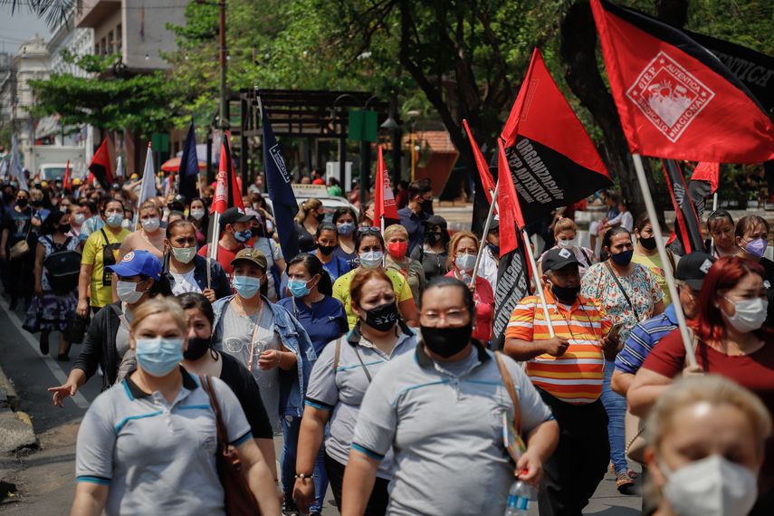 El salario básico docente en Paraguay