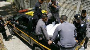 Localizan en recipientes de basura cuerpos de siete reos en prisión de Guatemala
