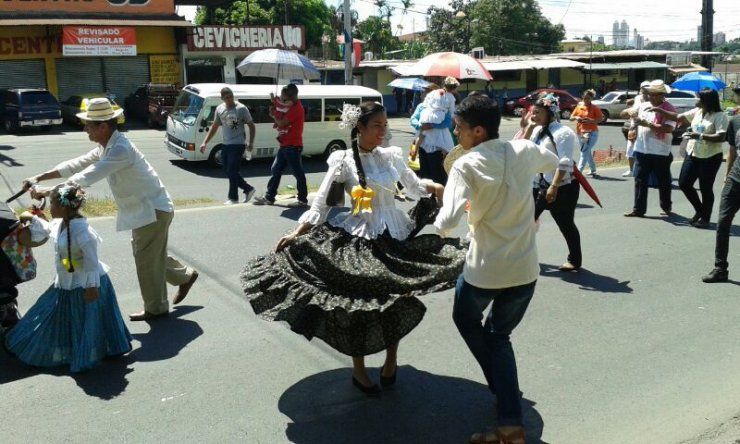 Santeños celebran 192 años del Grito de Independencia