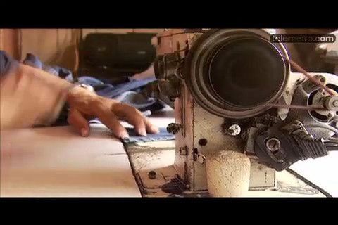 Hay quienes siguen prefiriendo a los sastres para uniformes escolares