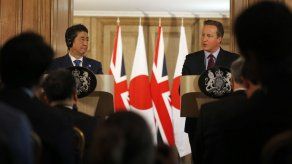 Cameron: Trump merece respeto pero está equivocado